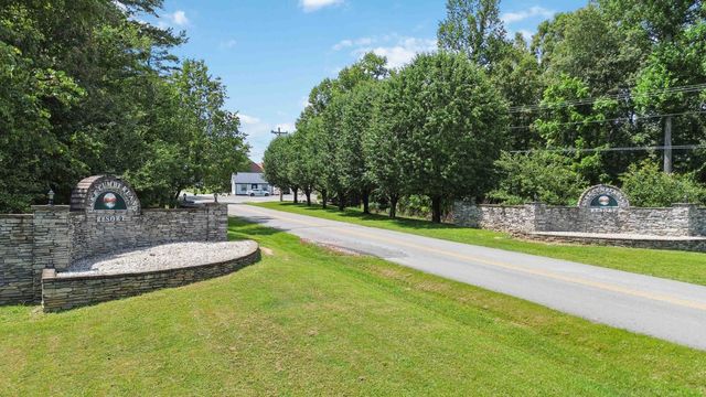 84 Clover Leaf Circle, Burnside, KY 42519