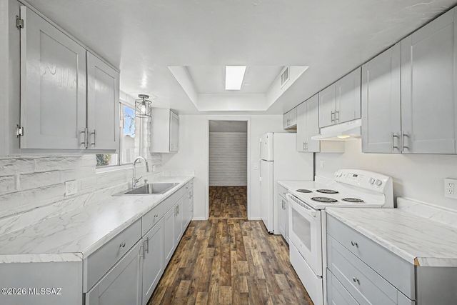 8965 E 35th Circle, Tucson, AZ 85710