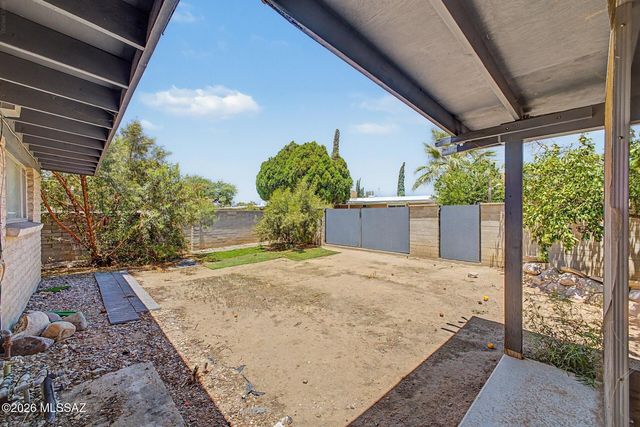 8965 E 35th Circle, Tucson, AZ 85710