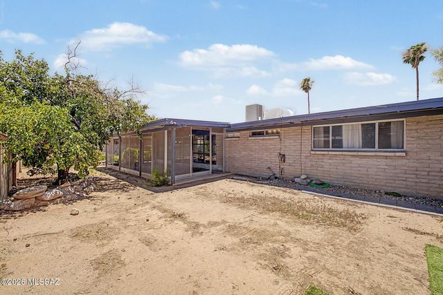 8965 E 35th Circle, Tucson, AZ 85710