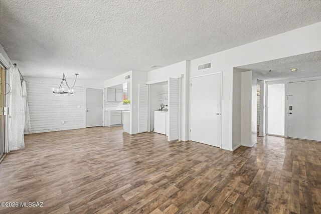 8965 E 35th Circle, Tucson, AZ 85710