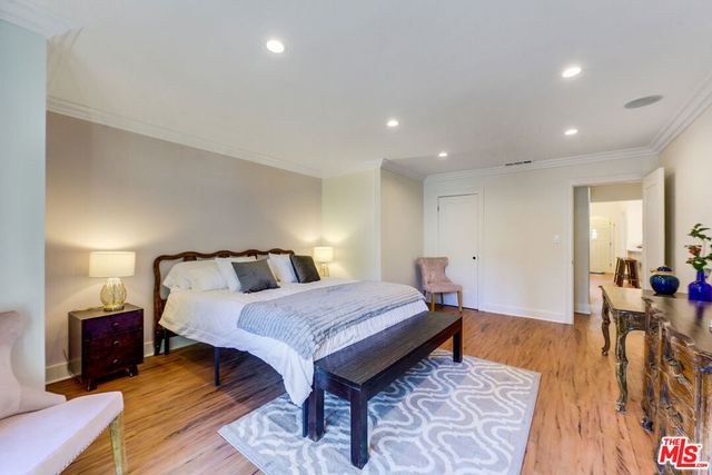 8818 Rosewood Avenue, West Hollywood, CA 90048