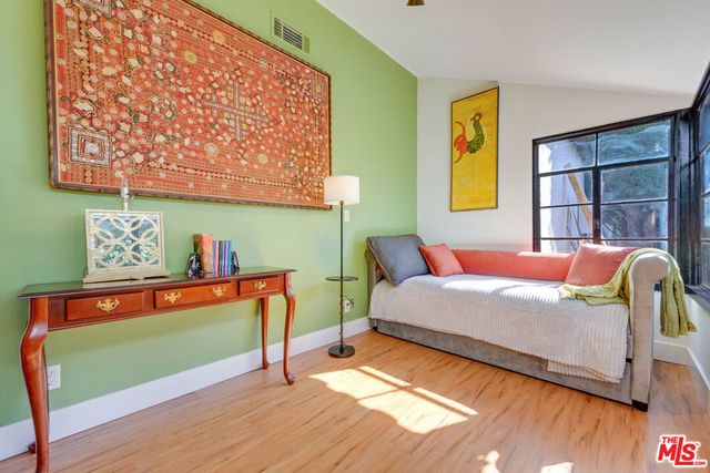 8818 Rosewood Avenue, West Hollywood, CA 90048