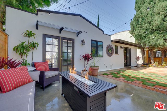 8818 Rosewood Avenue, West Hollywood, CA 90048
