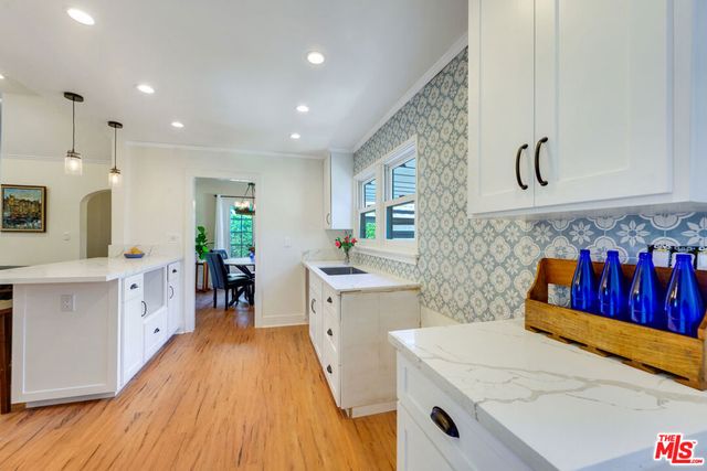 8818 Rosewood Avenue, West Hollywood, CA 90048