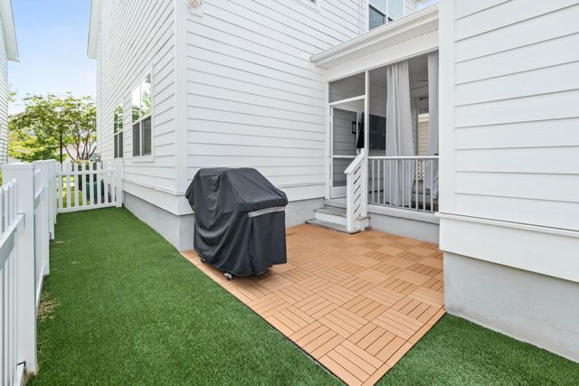 1073 Oak Bluff Avenue, Charleston, SC 29492