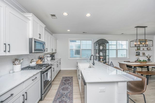 1073 Oak Bluff Avenue, Charleston, SC 29492