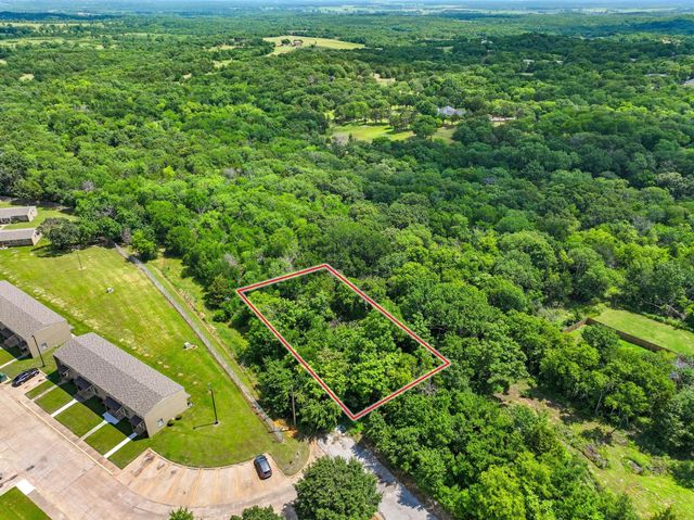 1230 N Armstrong Avenue, Denison, TX 75020