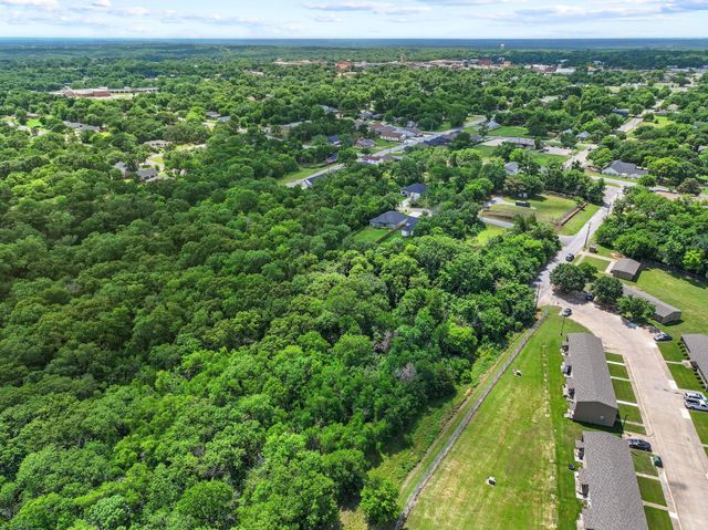 1230 N Armstrong Avenue, Denison, TX 75020