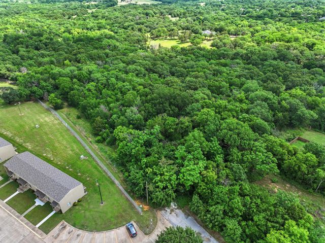1230 N Armstrong Avenue, Denison, TX 75020