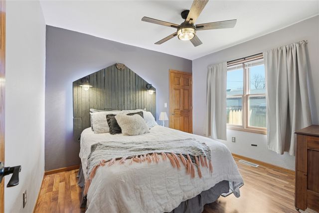 192 15th Avenue SW, Cedar Rapids, IA 52404