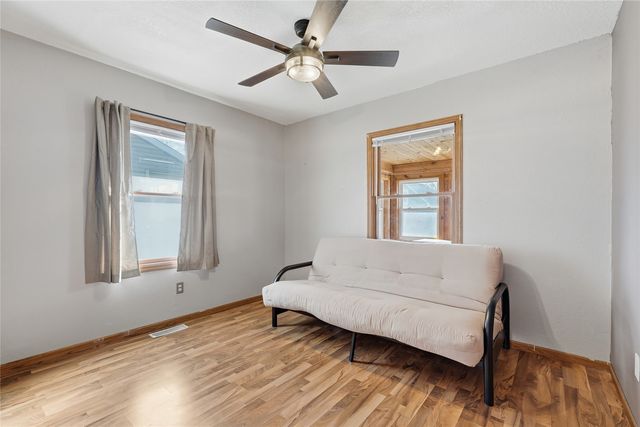 192 15th Avenue SW, Cedar Rapids, IA 52404