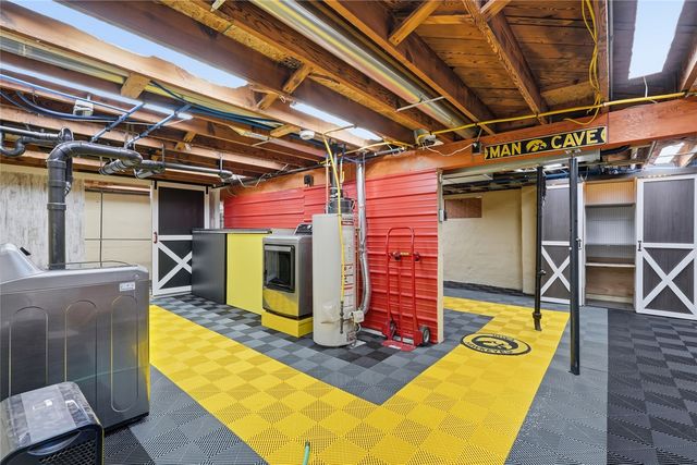 192 15th Avenue SW, Cedar Rapids, IA 52404