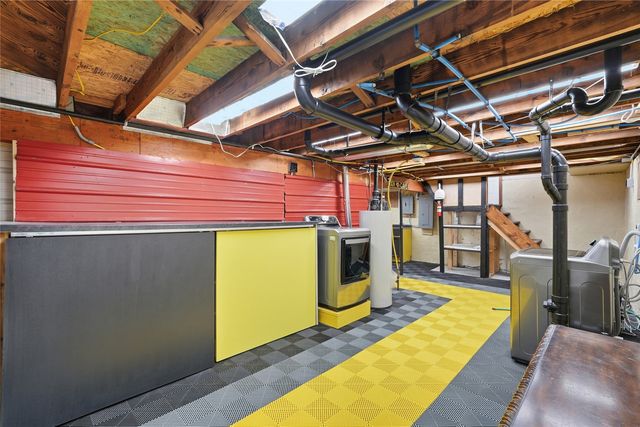 192 15th Avenue SW, Cedar Rapids, IA 52404