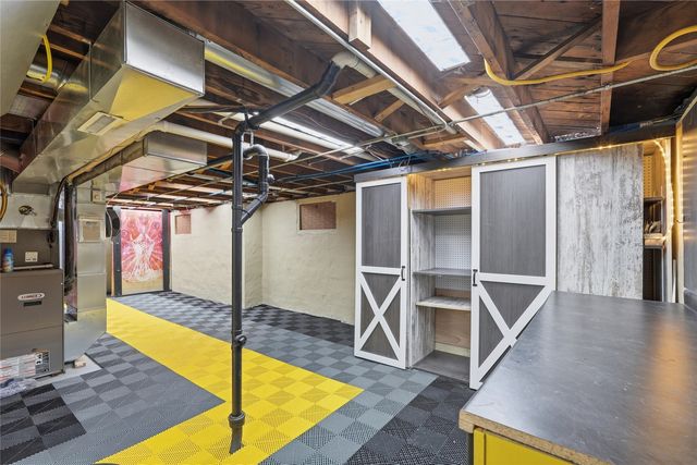 192 15th Avenue SW, Cedar Rapids, IA 52404