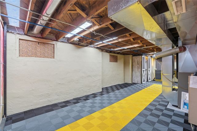 192 15th Avenue SW, Cedar Rapids, IA 52404