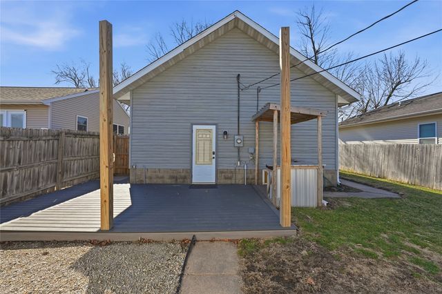 192 15th Avenue SW, Cedar Rapids, IA 52404