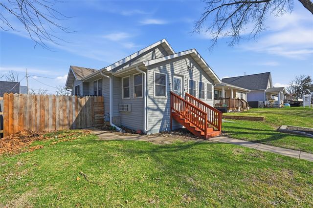 192 15th Avenue SW, Cedar Rapids, IA 52404