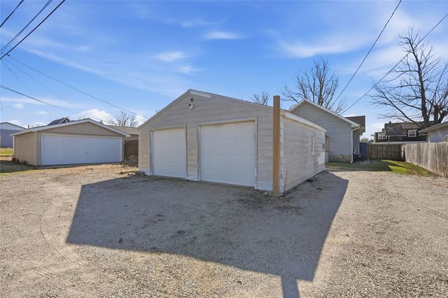 192 15th Avenue SW, Cedar Rapids, IA 52404