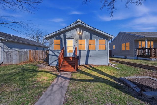 192 15th Avenue SW, Cedar Rapids, IA 52404