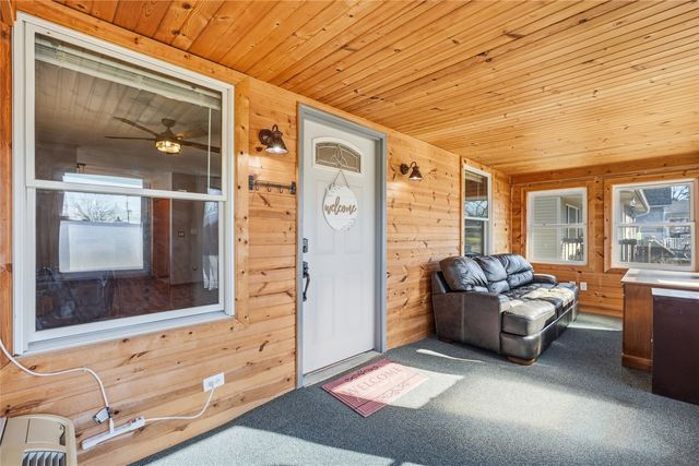 192 15th Avenue SW, Cedar Rapids, IA 52404