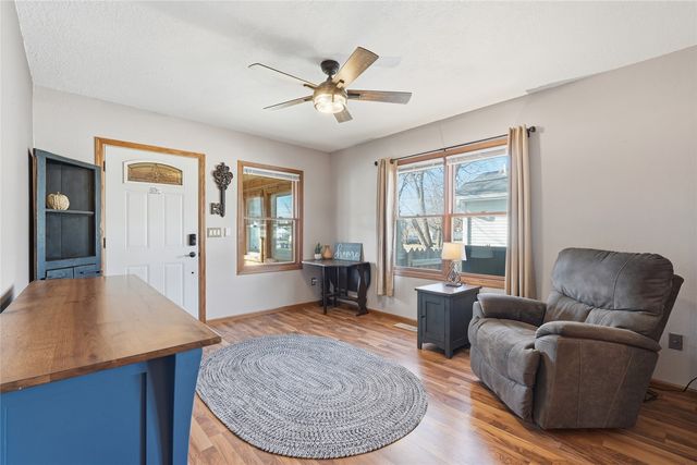 192 15th Avenue SW, Cedar Rapids, IA 52404