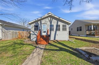 192 15th Avenue SW, Cedar Rapids, IA 52404