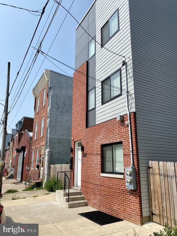 2434 N MASCHER ST, Philadelphia, PA 19133 — exterior