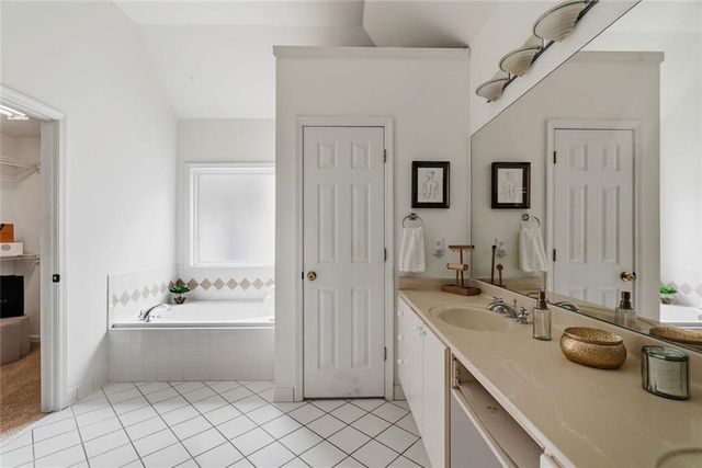 1366 Brookhaven Village Circle NE, Atlanta, GA 30319