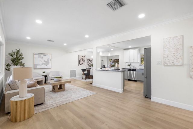 6850 7TH STREET S, St Petersburg, FL 33705