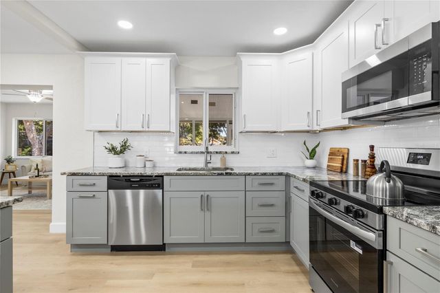 6850 7TH STREET S, St Petersburg, FL 33705