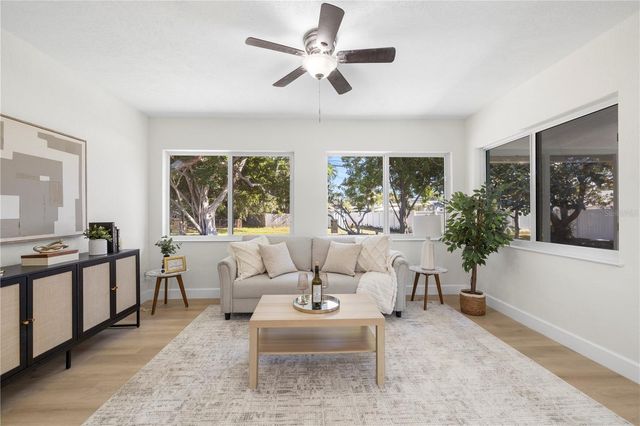 6850 7TH STREET S, St Petersburg, FL 33705