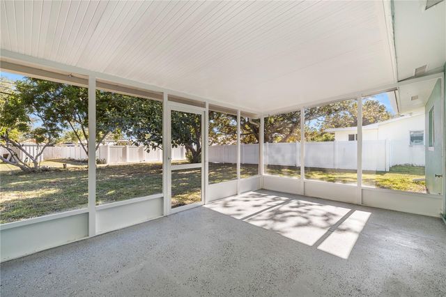 6850 7TH STREET S, St Petersburg, FL 33705