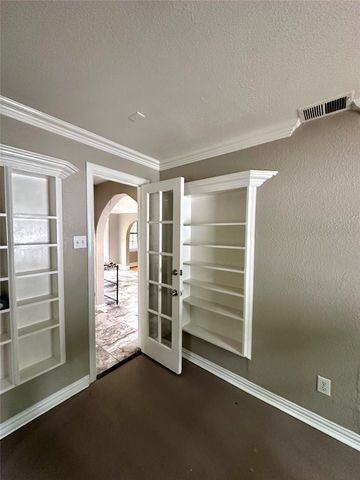 8619 Groveland Drive, Dallas, TX 75218