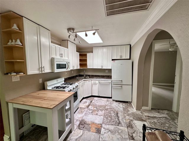 8619 Groveland Drive, Dallas, TX 75218