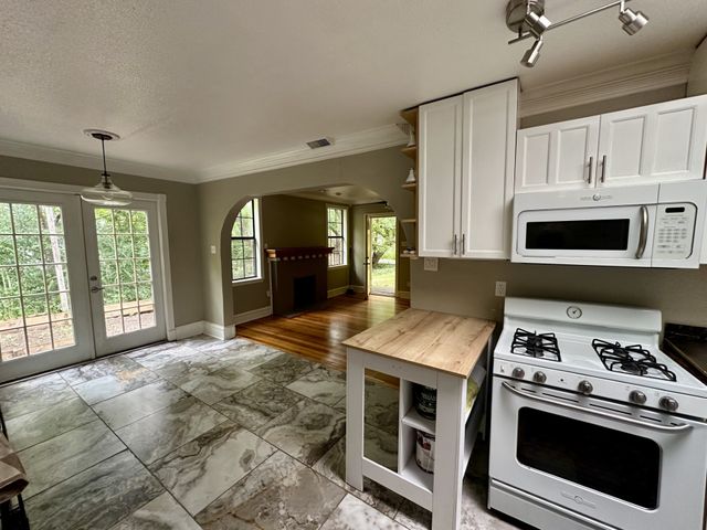 8619 Groveland Drive, Dallas, TX 75218