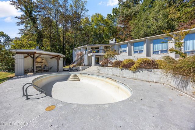 8832 Cove Point Lane, Knoxville, TN 37922