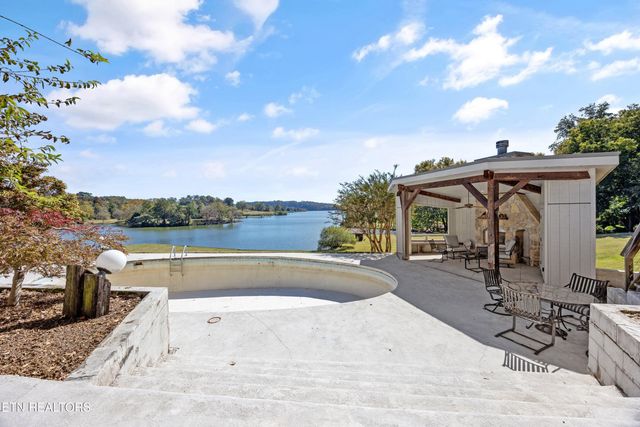 8832 Cove Point Lane, Knoxville, TN 37922