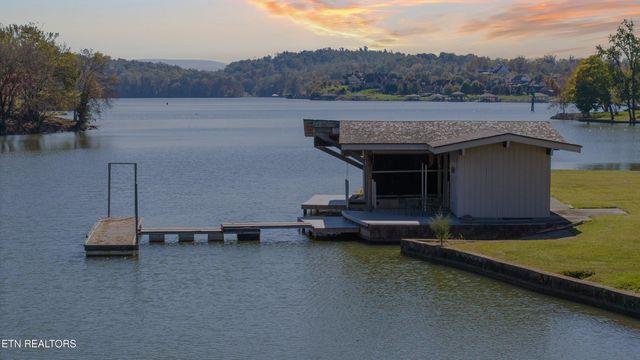 8832 Cove Point Lane, Knoxville, TN 37922