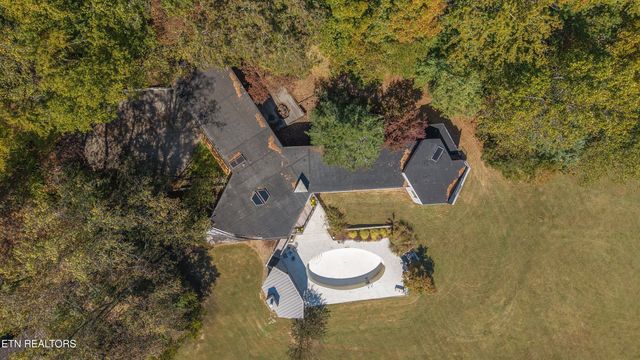 8832 Cove Point Lane, Knoxville, TN 37922