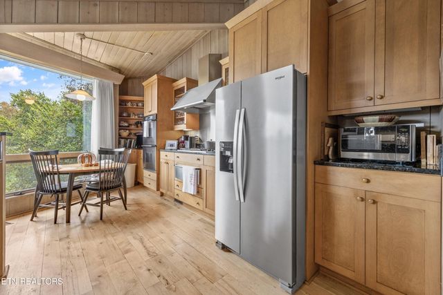 8832 Cove Point Lane, Knoxville, TN 37922