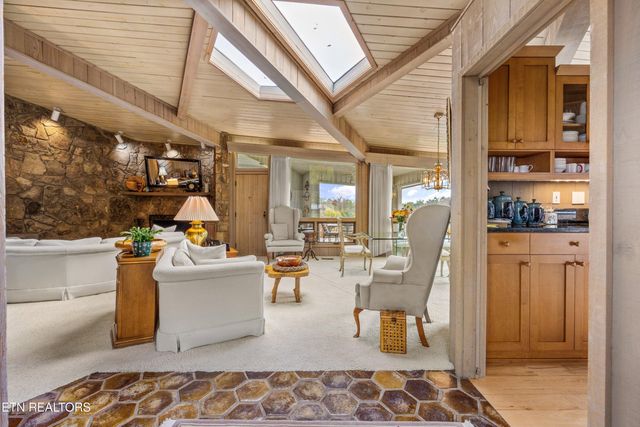 8832 Cove Point Lane, Knoxville, TN 37922