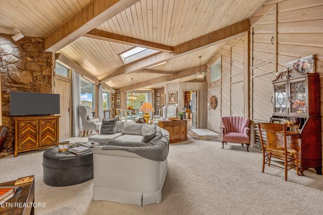 8832 Cove Point Lane, Knoxville, TN 37922