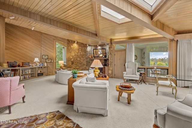 8832 Cove Point Lane, Knoxville, TN 37922