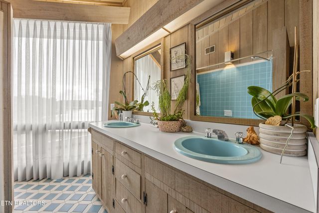 8832 Cove Point Lane, Knoxville, TN 37922