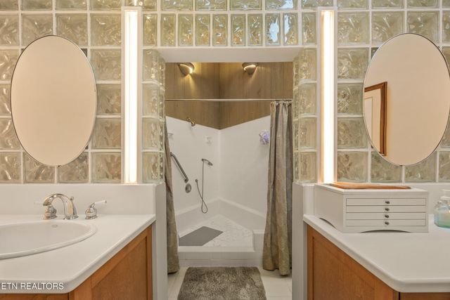 8832 Cove Point Lane, Knoxville, TN 37922