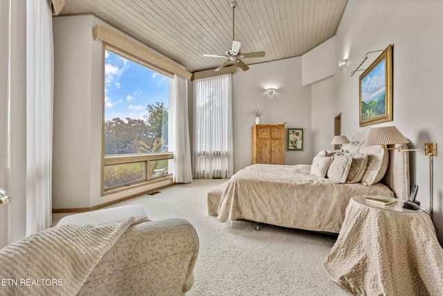 8832 Cove Point Lane, Knoxville, TN 37922