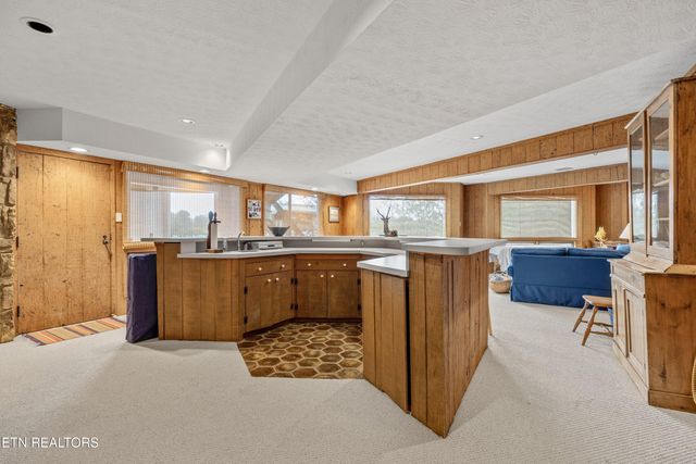 8832 Cove Point Lane, Knoxville, TN 37922