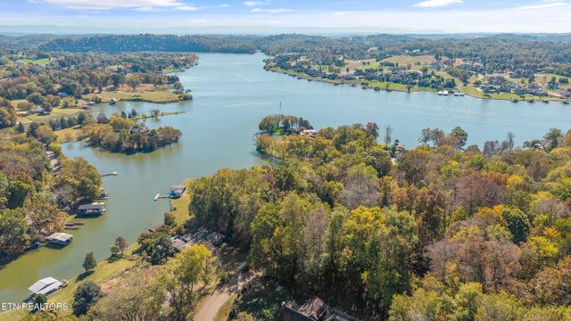 8832 Cove Point Lane, Knoxville, TN 37922