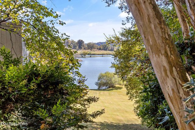 8832 Cove Point Lane, Knoxville, TN 37922